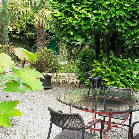 Alojamento de Acomodação e Pequeno-almoço D'hotes Le Roussel