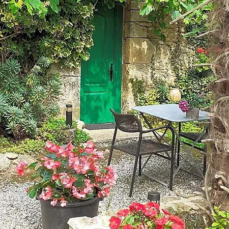לינה וארוחת בוקר D'hotes Le Roussel Le Buisson-de-Cadouin