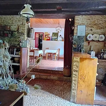 לינה וארוחת בוקר D'hotes Le Roussel Le Buisson-de-Cadouin