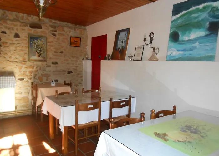 Alojamento de Acomodação e Pequeno-almoço D'hotes Le Roussel 3*