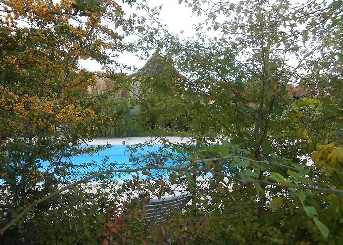 D'hotes Le Roussel Alojamento de Acomodação e Pequeno-almoço 3*